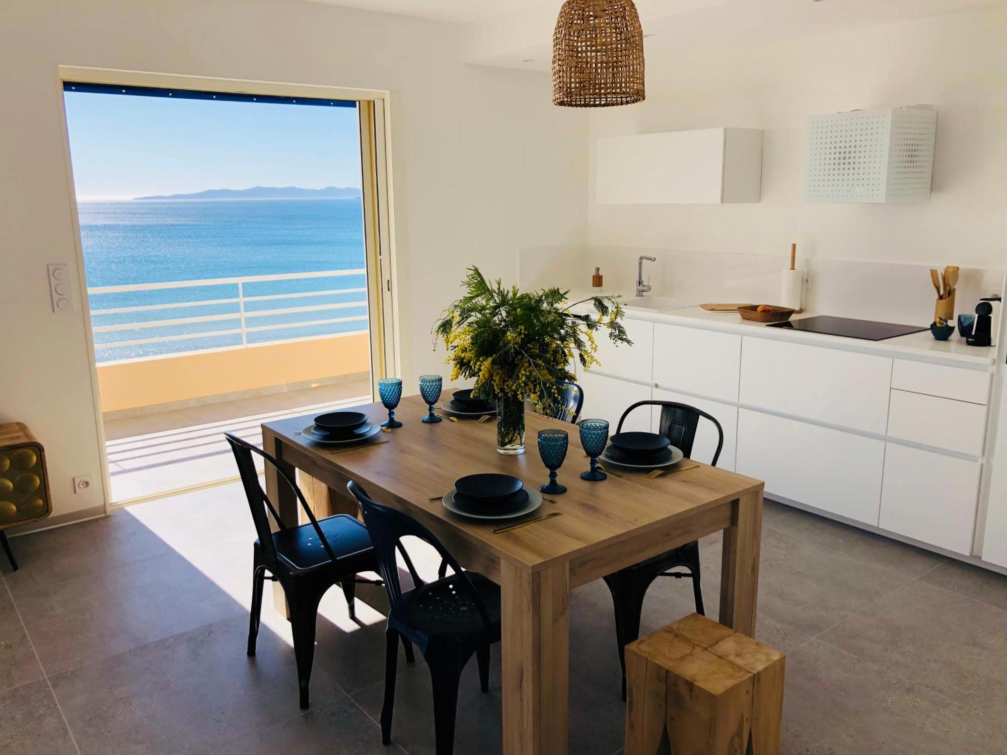 T3 Front De Mer Dernier Etage Vue Mer Petit Havre De Paix Pour Vos Vacances Emplacement Unique Vue Mer Panoramique A 180 Degres Pour Ce T3 En Face De La Plage Front De Mer Vue Sur Les Iles 5 Et Dernier Etage Avec Ascenseur ル・ラヴァンドゥー エクステリア 写真